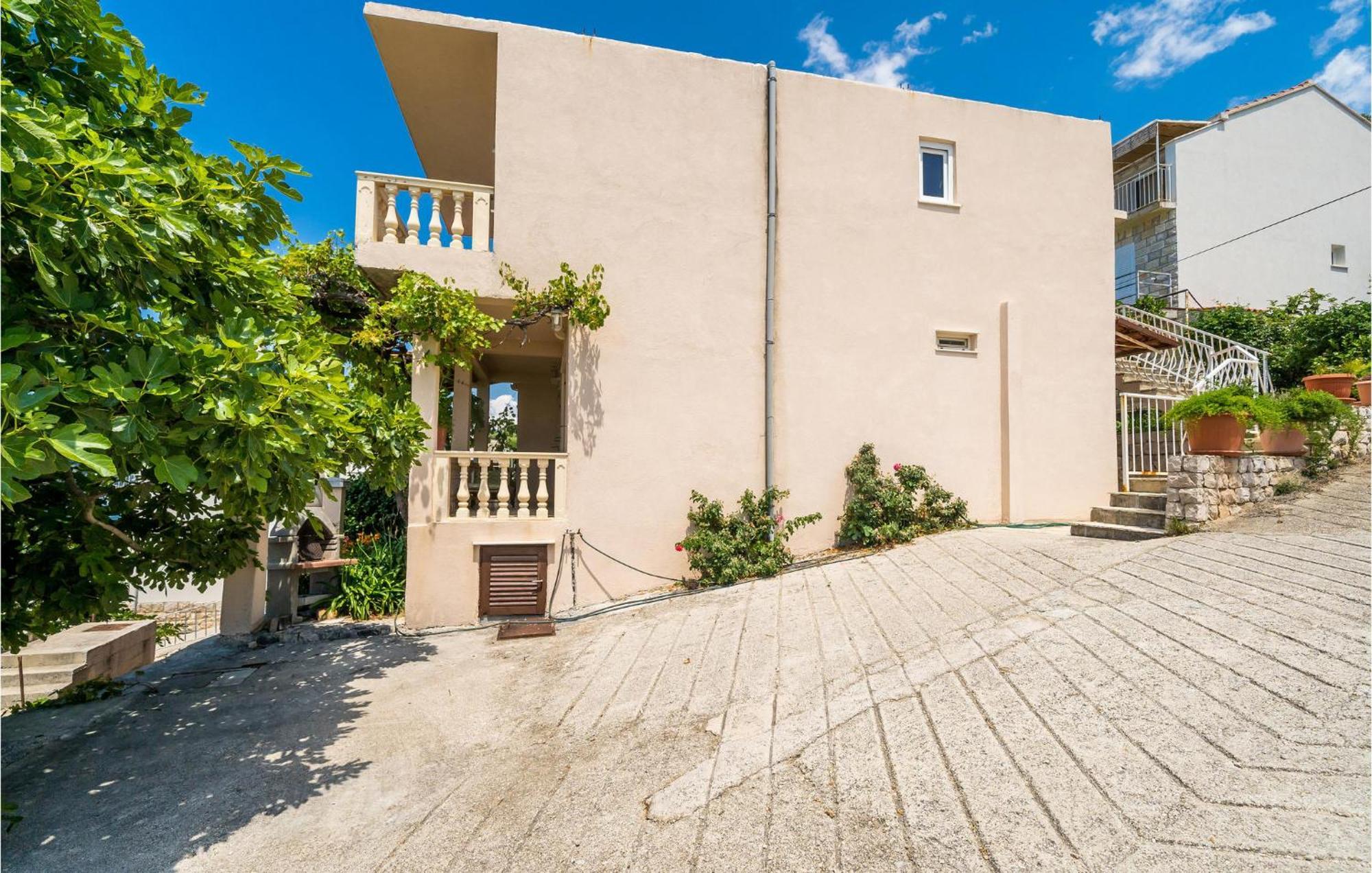 Stunning Apartment In Gruda With House Sea View Molunat Luaran gambar